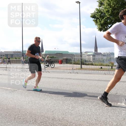 29.06.2025 - hella hamburg halbmarathon Lena Gebhardt http://msf.ph/oto/8370681 29.06.2025 10:02:08 Lombardsbrücke 167, 9741, 1128, 1184, 1254, 1364, 1432, 1453, 1464, 1653, 1729, 1881, 1940, 2142, 2322, 2323, 2806, 2957, 3039, 3169, 4286, 4328, 4985, 5602, 5603, 5742, 5763, 6166, 6295, 6322, 6327, 6438, 6595, 6708, 7031, 7189, 7223, 7243, 7323, 8578, 9020, 9021, 9156, 9230, 9353, 9741, 9928, 10177, 10866, 10882, 11191, 11554, 11871, 11938, 12315, 12316, 12491, 14471, 14660, 14677, 16420 meine-sportfotos.de