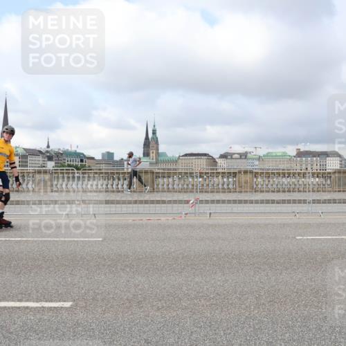 29.06.2025 - hella hamburg halbmarathon Lena Gebhardt http://msf.ph/oto/8370872 29.06.2025 09:11:41 Lombardsbrücke  meine-sportfotos.de