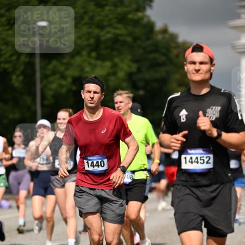 29.06.2025 - hella hamburg halbmarathon Dr. Thomas Lammeyer http://msf.ph/oto/8370876 29.06.2025 10:19:44 Kennedybrücke 1440, 2076, 2140, 2494, 2720, 2835, 2989, 3167, 3417, 4007, 4466, 5423, 6376, 6576, 7897, 7941, 7942, 8885, 9192, 9307, 9556, 9847, 10108, 10608, 10963, 11303 meine-sportfotos.de