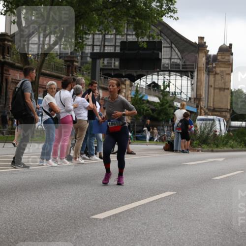 29.06.2025 - hella hamburg halbmarathon Yannick Fuchs http://msf.ph/oto/8370909 29.06.2025 10:53:40 20KM 2780, 3114, 3425, 4238, 4379, 4796, 4986, 6327, 6470, 7287, 7824, 8030, 8326, 8481, 8807, 9741, 9985, 10488, 10587, 11018, 11114, 11158, 11159, 11250, 11757, 12406, 12736, 12779, 13036, 13706, 14471, 14928, 15083, 15525, 15785, 15914, 16227, 16530, 16754, 16915, 17176, 17304, 17860, 18377, 18485, 18716, 18855, 19178 meine-sportfotos.de