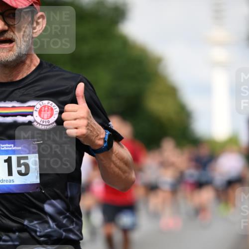 29.06.2025 - hella hamburg halbmarathon Dr. Thomas Lammeyer http://msf.ph/oto/8370930 29.06.2025 09:57:38 Kennedybrücke 1424, 1466, 1476, 1902, 2098, 2188, 2270, 2516, 2823, 2937, 3414, 3477, 3785, 3852, 4140, 4183, 4185, 4235, 4237, 4247, 4949, 5115, 5362, 5460, 5528, 5532, 5650, 6388, 6831, 7167, 7385, 8023, 8269, 8743, 8928, 9030, 9043, 9105, 9200, 9482, 9723, 9815, 9965, 10792, 11077 meine-sportfotos.de