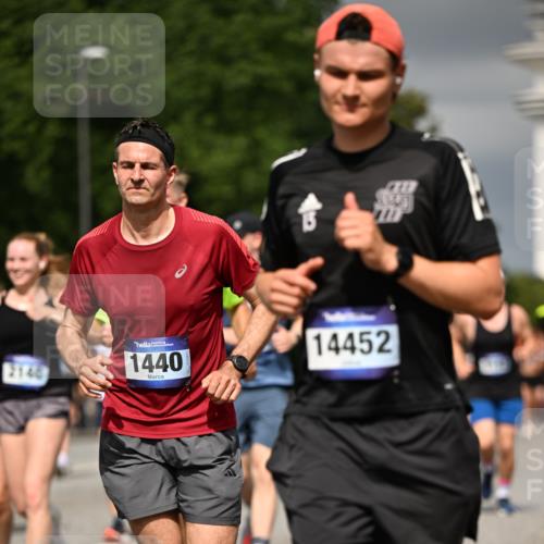 29.06.2025 - hella hamburg halbmarathon Dr. Thomas Lammeyer http://msf.ph/oto/8370962 29.06.2025 10:19:45 Kennedybrücke 1440, 1651, 2076, 2140, 2494, 2720, 2835, 2989, 3167, 3417, 4007, 4466, 5046, 5423, 6376, 6576, 7897, 7941, 7942, 8885, 9192, 9307, 9556, 9847, 10108, 10608, 10963, 11303 meine-sportfotos.de
