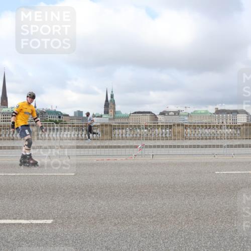 29.06.2025 - hella hamburg halbmarathon Lena Gebhardt http://msf.ph/oto/8370977 29.06.2025 09:11:41 Lombardsbrücke  meine-sportfotos.de