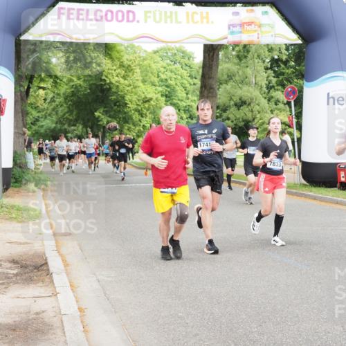 29.06.2025 - hella hamburg halbmarathon MichiJ http://msf.ph/oto/8371011 29.06.2025 10:44:41 Zwischen KM18-KM19 2711, 7082, 7833, 8322, 9450, 9485, 10383, 17415, 18508, 18587, 18652 meine-sportfotos.de