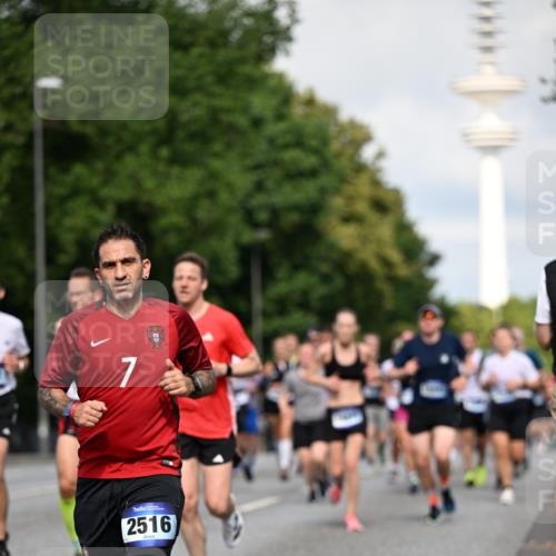 29.06.2025 - hella hamburg halbmarathon Dr. Thomas Lammeyer http://msf.ph/oto/8371091 29.06.2025 09:57:39 Kennedybrücke 1413, 1424, 1466, 1476, 1902, 2098, 2188, 2270, 2516, 2823, 2937, 3414, 3477, 3785, 3852, 4140, 4183, 4185, 4235, 4237, 4247, 4949, 5115, 5362, 5460, 5528, 5532, 5650, 6388, 6831, 7167, 7385, 8023, 8269, 8743, 8928, 9030, 9043, 9105, 9482, 9723, 9815, 9965, 10792, 11077 meine-sportfotos.de