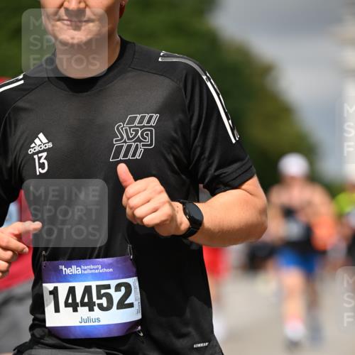 29.06.2025 - hella hamburg halbmarathon Dr. Thomas Lammeyer http://msf.ph/oto/8371104 29.06.2025 10:19:46 Kennedybrücke 1440, 1651, 2076, 2140, 2494, 2720, 2835, 2989, 3167, 3417, 4007, 4466, 5046, 5423, 6376, 6576, 7897, 7941, 7942, 8885, 9192, 9307, 9556, 9847, 10108, 10608, 10963, 11303 meine-sportfotos.de