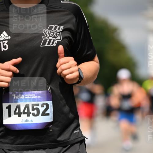 29.06.2025 - hella hamburg halbmarathon Dr. Thomas Lammeyer http://msf.ph/oto/8371121 29.06.2025 10:19:46 Kennedybrücke 1440, 1651, 2076, 2140, 2494, 2720, 2835, 2989, 3167, 3417, 4007, 4466, 5046, 5423, 6376, 6576, 7897, 7941, 7942, 8885, 9192, 9307, 9556, 9847, 10108, 10608, 10963, 11303 meine-sportfotos.de