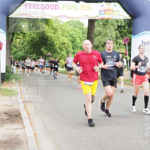 29.06.2025 - hella hamburg halbmarathon MichiJ http://msf.ph/oto/8371124 29.06.2025 10:44:41 Zwischen KM18-KM19 2711, 7082, 7833, 8322, 9450, 9485, 10383, 17415, 18508, 18587, 18652 meine-sportfotos.de