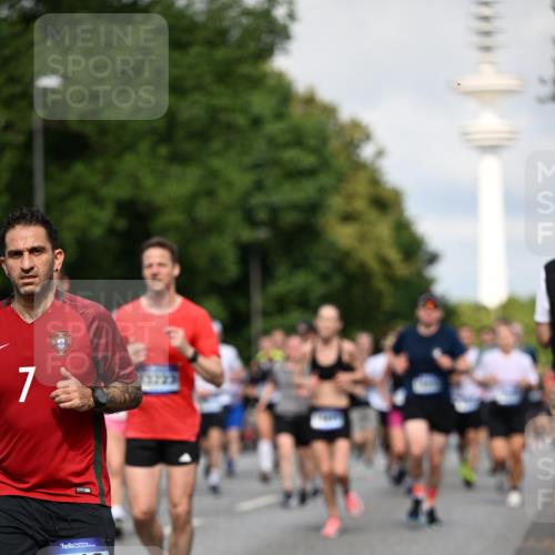 29.06.2025 - hella hamburg halbmarathon Dr. Thomas Lammeyer http://msf.ph/oto/8371145 29.06.2025 09:57:39 Kennedybrücke 1413, 1424, 1466, 1476, 1902, 2098, 2188, 2270, 2516, 2823, 2937, 3414, 3477, 3785, 3852, 4140, 4183, 4185, 4235, 4237, 4247, 4949, 5115, 5362, 5460, 5528, 5532, 5650, 6388, 6831, 7167, 7385, 8023, 8269, 8743, 8928, 9030, 9043, 9105, 9482, 9723, 9815, 9965, 10792, 11077 meine-sportfotos.de