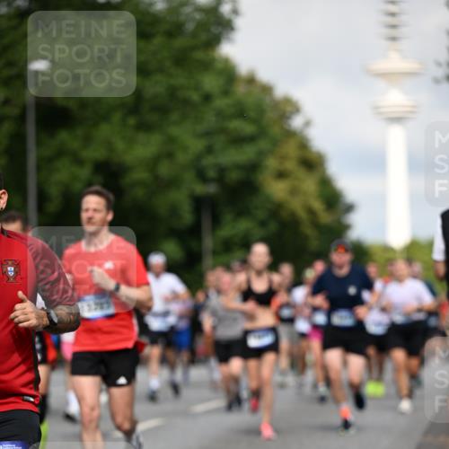 29.06.2025 - hella hamburg halbmarathon Dr. Thomas Lammeyer http://msf.ph/oto/8371178 29.06.2025 09:57:39 Kennedybrücke 1413, 1424, 1466, 1476, 1902, 2098, 2188, 2270, 2516, 2823, 2937, 3414, 3477, 3785, 3852, 4140, 4183, 4185, 4235, 4237, 4247, 4949, 5115, 5362, 5460, 5528, 5532, 5650, 6388, 6831, 7167, 7385, 8023, 8269, 8743, 8928, 9030, 9043, 9105, 9482, 9723, 9815, 9965, 10792, 11077 meine-sportfotos.de