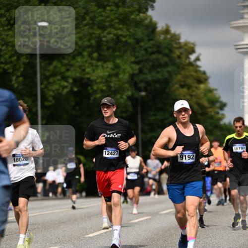 29.06.2025 - hella hamburg halbmarathon Dr. Thomas Lammeyer http://msf.ph/oto/8371205 29.06.2025 10:19:47 Kennedybrücke 1440, 1651, 2076, 2140, 2720, 2835, 2989, 3167, 3417, 4007, 4466, 5046, 5423, 6376, 6576, 7897, 7941, 7942, 8746, 8885, 9192, 9307, 9556, 9847, 10108, 10608, 11113, 11303 meine-sportfotos.de