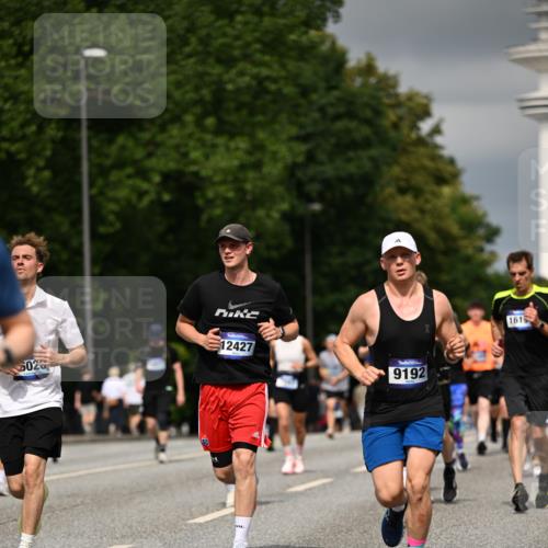 29.06.2025 - hella hamburg halbmarathon Dr. Thomas Lammeyer http://msf.ph/oto/8371225 29.06.2025 10:19:47 Kennedybrücke 1440, 1651, 2076, 2140, 2720, 2835, 2989, 3167, 3417, 4007, 4466, 5046, 5423, 6376, 6576, 7897, 7941, 7942, 8746, 8885, 9192, 9307, 9556, 9847, 10108, 10608, 11113, 11303 meine-sportfotos.de