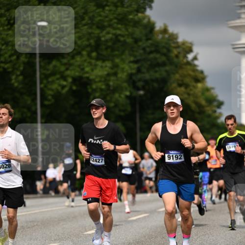 29.06.2025 - hella hamburg halbmarathon Dr. Thomas Lammeyer http://msf.ph/oto/8371247 29.06.2025 10:19:47 Kennedybrücke 1440, 1651, 2076, 2140, 2720, 2835, 2989, 3167, 3417, 4007, 4466, 5046, 5423, 6376, 6576, 7897, 7941, 7942, 8746, 8885, 9192, 9307, 9556, 9847, 10108, 10608, 11113, 11303 meine-sportfotos.de
