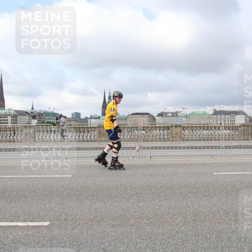 29.06.2025 - hella hamburg halbmarathon Lena Gebhardt http://msf.ph/oto/8371268 29.06.2025 09:11:42 Lombardsbrücke  meine-sportfotos.de