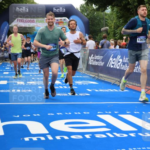 29.06.2025 - hella hamburg halbmarathon Strokosch-Dieckow http://msf.ph/oto/8371288 29.06.2025 10:49:23 Ziel 1342, 1476, 2878, 4183, 4185, 6158, 8437, 8689, 8813, 10053, 10189, 11339, 11779, 11819, 12094, 12670, 13269, 14526, 14838, 15422, 15784, 15894, 15966, 16891, 18476, 18887, 18960 meine-sportfotos.de