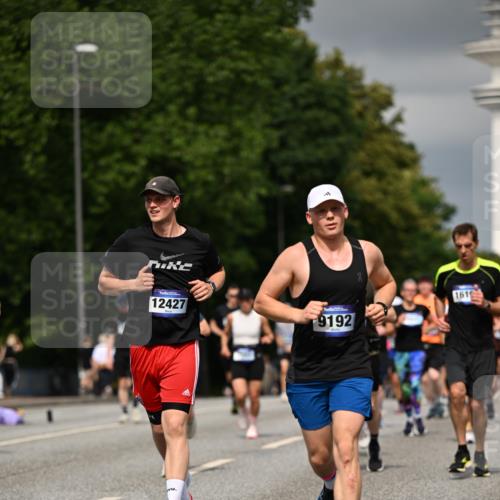 29.06.2025 - hella hamburg halbmarathon Dr. Thomas Lammeyer http://msf.ph/oto/8371305 29.06.2025 10:19:48 Kennedybrücke 1440, 1651, 2076, 2140, 2720, 2835, 2989, 3167, 3417, 4466, 4828, 5046, 5423, 6376, 6576, 7897, 7941, 7942, 8746, 8885, 9192, 9307, 9556, 9847, 9881, 10108, 10608, 11113, 11303 meine-sportfotos.de