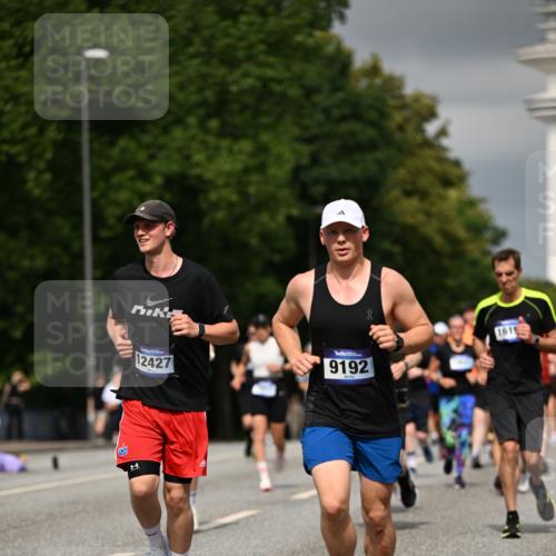 29.06.2025 - hella hamburg halbmarathon Dr. Thomas Lammeyer http://msf.ph/oto/8371326 29.06.2025 10:19:48 Kennedybrücke 1440, 1651, 2076, 2140, 2720, 2835, 2989, 3167, 3417, 4466, 4828, 5046, 5423, 6376, 6576, 7897, 7941, 7942, 8746, 8885, 9192, 9307, 9556, 9847, 9881, 10108, 10608, 11113, 11303 meine-sportfotos.de