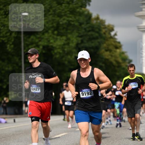 29.06.2025 - hella hamburg halbmarathon Dr. Thomas Lammeyer http://msf.ph/oto/8371345 29.06.2025 10:19:48 Kennedybrücke 1440, 1651, 2076, 2140, 2720, 2835, 2989, 3167, 3417, 4466, 4828, 5046, 5423, 6376, 6576, 7897, 7941, 7942, 8746, 8885, 9192, 9307, 9556, 9847, 9881, 10108, 10608, 11113, 11303 meine-sportfotos.de