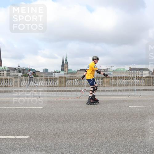 29.06.2025 - hella hamburg halbmarathon Lena Gebhardt http://msf.ph/oto/8371375 29.06.2025 09:11:42 Lombardsbrücke  meine-sportfotos.de