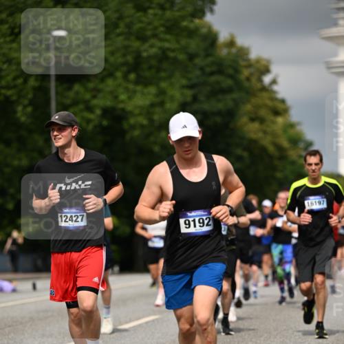 29.06.2025 - hella hamburg halbmarathon Dr. Thomas Lammeyer http://msf.ph/oto/8371381 29.06.2025 10:19:48 Kennedybrücke 1440, 1651, 2076, 2140, 2720, 2835, 2989, 3167, 3417, 4466, 4828, 5046, 5423, 6376, 6576, 7897, 7941, 7942, 8746, 8885, 9192, 9307, 9556, 9847, 9881, 10108, 10608, 11113, 11303 meine-sportfotos.de