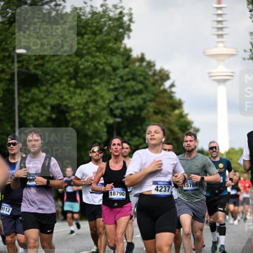 29.06.2025 - hella hamburg halbmarathon Dr. Thomas Lammeyer http://msf.ph/oto/8371409 29.06.2025 09:57:44 Kennedybrücke 1098, 1171, 1413, 1424, 1466, 1476, 1892, 1902, 2098, 2188, 2270, 2516, 2823, 2842, 3477, 3785, 3852, 4140, 4183, 4185, 4235, 4237, 4247, 4270, 5115, 5528, 5532, 5650, 6198, 6266, 6831, 7385, 8023, 8269, 8743, 8928, 9105, 9482, 9619, 9815, 10237, 10792, 11077 meine-sportfotos.de