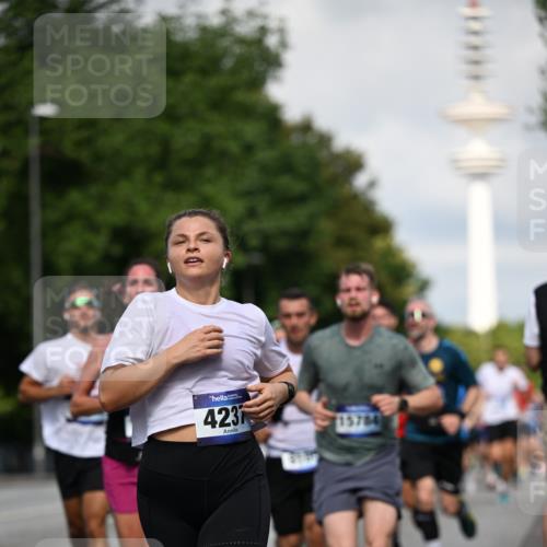 29.06.2025 - hella hamburg halbmarathon Dr. Thomas Lammeyer http://msf.ph/oto/8371487 29.06.2025 09:57:45 Kennedybrücke 1098, 1171, 1413, 1424, 1466, 1476, 1892, 1902, 2098, 2188, 2270, 2516, 2823, 2842, 3477, 3785, 3852, 4140, 4183, 4185, 4235, 4237, 4247, 4270, 5115, 5528, 5532, 5650, 6198, 6266, 6831, 7385, 8023, 8269, 8743, 8928, 9105, 9482, 9619, 9815, 10237, 10792, 11077 meine-sportfotos.de