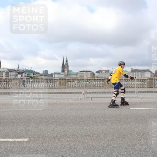 29.06.2025 - hella hamburg halbmarathon Lena Gebhardt http://msf.ph/oto/8371501 29.06.2025 09:11:42 Lombardsbrücke  meine-sportfotos.de