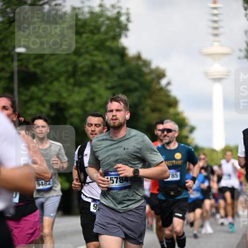29.06.2025 - hella hamburg halbmarathon Dr. Thomas Lammeyer http://msf.ph/oto/8371582 29.06.2025 09:57:46 Kennedybrücke 1098, 1171, 1413, 1424, 1466, 1476, 1892, 1902, 2098, 2188, 2270, 2516, 2823, 2842, 3477, 3785, 3852, 4140, 4183, 4185, 4235, 4237, 4247, 4270, 5115, 5528, 5650, 6198, 6266, 6831, 8023, 8269, 8743, 8928, 9105, 9482, 9619, 9815, 10237, 10792, 11077 meine-sportfotos.de
