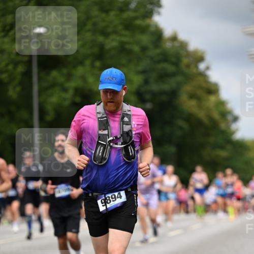 29.06.2025 - hella hamburg halbmarathon Dr. Thomas Lammeyer http://msf.ph/oto/8371587 29.06.2025 10:42:05 Kennedybrücke 1337, 1475, 1799, 1985, 2016, 2124, 2853, 3010, 3246, 3286, 3880, 4762, 5139, 5522, 5523, 5875, 6697, 6955, 7124, 7321, 7629, 8696, 8811, 8985, 9391, 9524, 9894, 10025, 10146, 10506, 10836, 11087, 11164 meine-sportfotos.de