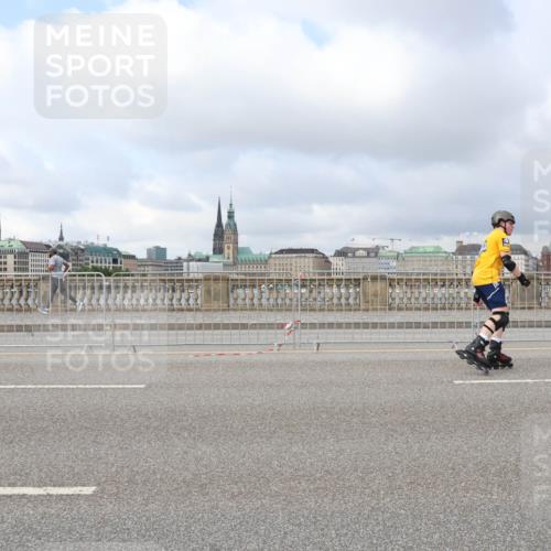 29.06.2025 - hella hamburg halbmarathon Lena Gebhardt http://msf.ph/oto/8371592 29.06.2025 09:11:42 Lombardsbrücke  meine-sportfotos.de
