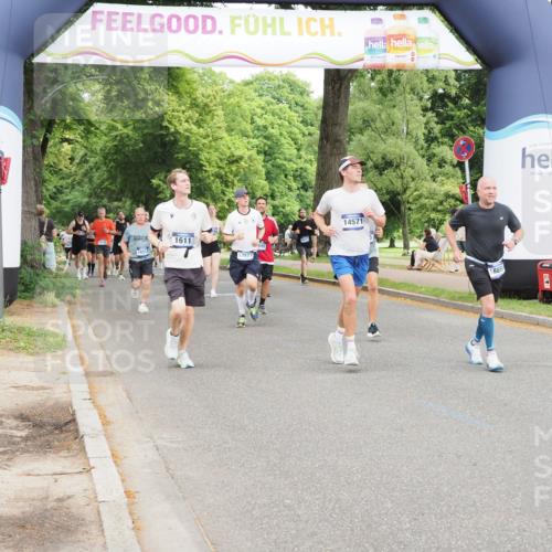 29.06.2025 - hella hamburg halbmarathon MichiJ http://msf.ph/oto/8371602 29.06.2025 10:44:47 Zwischen KM18-KM19 1611, 2236, 6595, 7082, 9485, 10383, 12495, 14369, 14571, 15197, 17827, 18891 meine-sportfotos.de