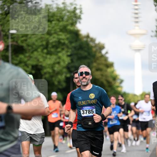 29.06.2025 - hella hamburg halbmarathon Dr. Thomas Lammeyer http://msf.ph/oto/8371630 29.06.2025 09:57:47 Kennedybrücke 1098, 1171, 1413, 1424, 1476, 1892, 1902, 2098, 2188, 2270, 2516, 2823, 2842, 3477, 3785, 3852, 4140, 4183, 4185, 4237, 4270, 5115, 5528, 6198, 6266, 6630, 6831, 8023, 8269, 8743, 8928, 9105, 9482, 9619, 9815, 10237, 10792 meine-sportfotos.de