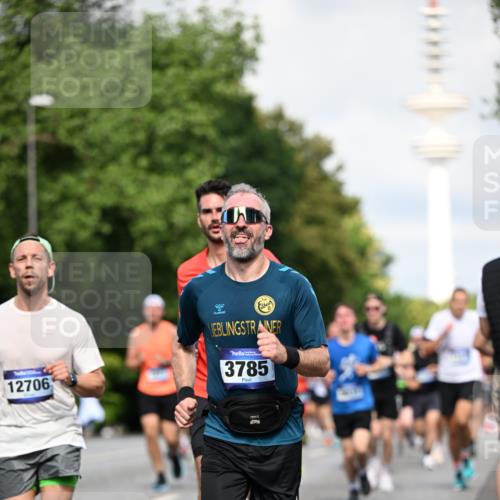 29.06.2025 - hella hamburg halbmarathon Dr. Thomas Lammeyer http://msf.ph/oto/8371689 29.06.2025 09:57:48 Kennedybrücke 1098, 1171, 1413, 1424, 1476, 1892, 1902, 2098, 2188, 2516, 2823, 2842, 3477, 3785, 3852, 4140, 4183, 4185, 4237, 4270, 5115, 5528, 6198, 6266, 6630, 6831, 8023, 8269, 8743, 8928, 9105, 9482, 9619, 9815, 10237, 10792 meine-sportfotos.de