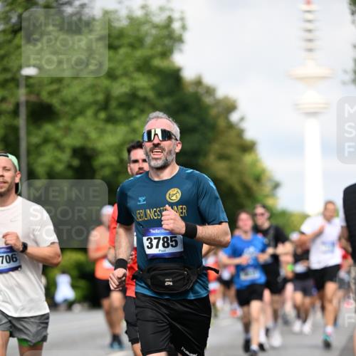 29.06.2025 - hella hamburg halbmarathon Dr. Thomas Lammeyer http://msf.ph/oto/8371707 29.06.2025 09:57:48 Kennedybrücke 1098, 1171, 1413, 1424, 1476, 1892, 1902, 2098, 2188, 2516, 2823, 2842, 3477, 3785, 3852, 4140, 4183, 4185, 4237, 4270, 5115, 5528, 6198, 6266, 6630, 6831, 8023, 8269, 8743, 8928, 9105, 9482, 9619, 9815, 10237, 10792 meine-sportfotos.de