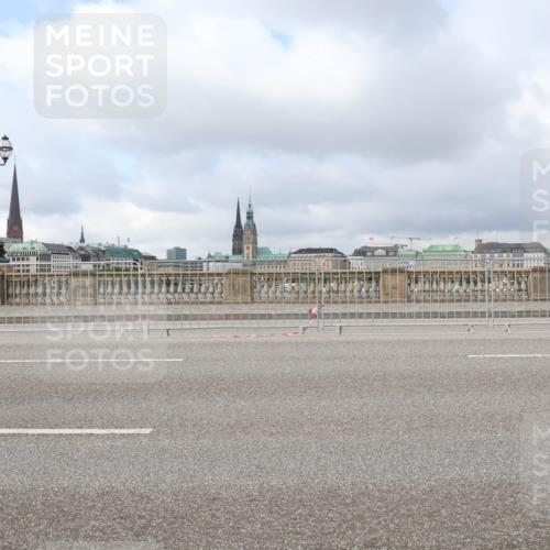 29.06.2025 - hella hamburg halbmarathon Lena Gebhardt http://msf.ph/oto/8371786 29.06.2025 09:12:06 Lombardsbrücke  meine-sportfotos.de