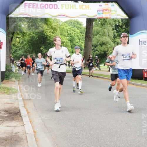 29.06.2025 - hella hamburg halbmarathon MichiJ http://msf.ph/oto/8371793 29.06.2025 10:44:48 Zwischen KM18-KM19 1611, 2236, 6595, 7082, 9485, 10383, 12495, 14369, 14571, 15197, 17827, 18891 meine-sportfotos.de