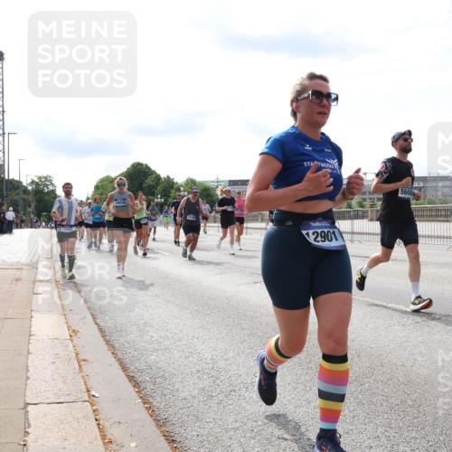 29.06.2025 - hella hamburg halbmarathon Lena Gebhardt http://msf.ph/oto/8371794 29.06.2025 10:14:56 Lombardsbrücke 13393, 16036, 5608, 14195, 12901, 953, 1071, 1296, 1379, 1406, 1575, 1728, 1745, 2046, 2140, 2281, 2494, 2601, 2690, 2990, 3020, 3025, 3154, 3454, 3507, 3509, 3513, 3691, 3756, 3834, 3844, 4495, 4641, 5191, 5608, 5670, 5800, 5981, 6181, 6248, 6317, 6935, 7195, 7439, 7802, 7881, 8055, 8147, 8237, 8239, 8275, 8522, 8563, 8609, 8755, 8854, 9113, 9173, 9556, 9663, 9709, 9911, 9975, 10224, 10391, 10589, 10610, 10717, 10963, 11271, 11598 meine-sportfotos.de