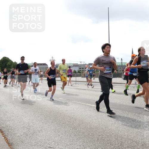 29.06.2025 - hella hamburg halbmarathon Lena Gebhardt http://msf.ph/oto/8371817 29.06.2025 10:39:45 Lombardsbrücke 3178, 17379, 199, 2680, 7634, 1062, 062, 1058, 1076, 1586, 1856, 1883, 1899, 2092, 2313, 2578, 2843, 2976, 3046, 3275, 3353, 3727, 3882, 3883, 3884, 4298, 4603, 4609, 4752, 4855, 4882, 5045, 5229, 5654, 5701, 5877, 5901, 6321, 6342, 6343, 6427, 6428, 6698, 6719, 6726, 6739, 6748, 7045, 7053, 7125, 7199, 7429, 7455, 7456, 7501, 7524, 7684, 8107, 8203, 8612, 8995, 9393, 9569, 9698, 9747, 9777, 10441, 10512 meine-sportfotos.de