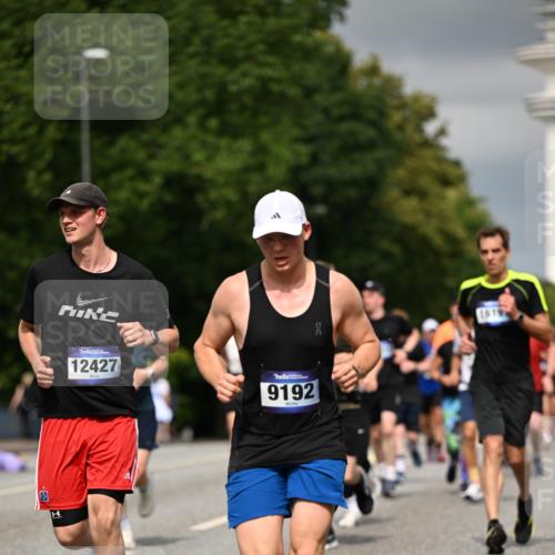 29.06.2025 - hella hamburg halbmarathon Dr. Thomas Lammeyer http://msf.ph/oto/8371822 29.06.2025 10:19:49 Kennedybrücke 1440, 1651, 2076, 2140, 2720, 2835, 2989, 3167, 3417, 4466, 4828, 5046, 5423, 6376, 6576, 7897, 7941, 7942, 8746, 8885, 9192, 9307, 9556, 9881, 10108, 10608, 11113, 11303 meine-sportfotos.de