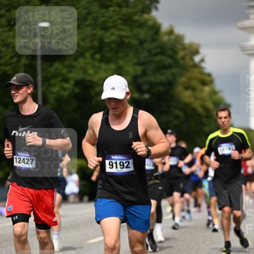 29.06.2025 - hella hamburg halbmarathon Dr. Thomas Lammeyer http://msf.ph/oto/8371833 29.06.2025 10:19:49 Kennedybrücke 1440, 1651, 2076, 2140, 2720, 2835, 2989, 3167, 3417, 4466, 4828, 5046, 5423, 6376, 6576, 7897, 7941, 7942, 8746, 8885, 9192, 9307, 9556, 9881, 10108, 10608, 11113, 11303 meine-sportfotos.de