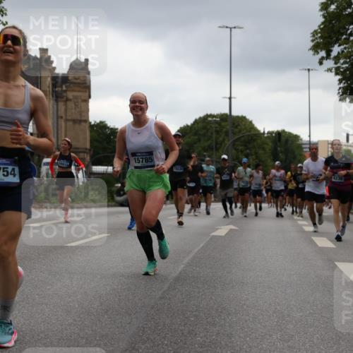 29.06.2025 - hella hamburg halbmarathon Yannick Fuchs http://msf.ph/oto/8371846 29.06.2025 10:53:43 20KM 2780, 3169, 4238, 4379, 4796, 4986, 6327, 6470, 7824, 8030, 8326, 8481, 8807, 9741, 9985, 10488, 10587, 11018, 11114, 11158, 11159, 11250, 11757, 12406, 12779, 13036, 13706, 14471, 14928, 15083, 15525, 15785, 15914, 16227, 16530, 16754, 16915, 17176, 17304, 17860, 18377, 18485, 18855, 19178 meine-sportfotos.de