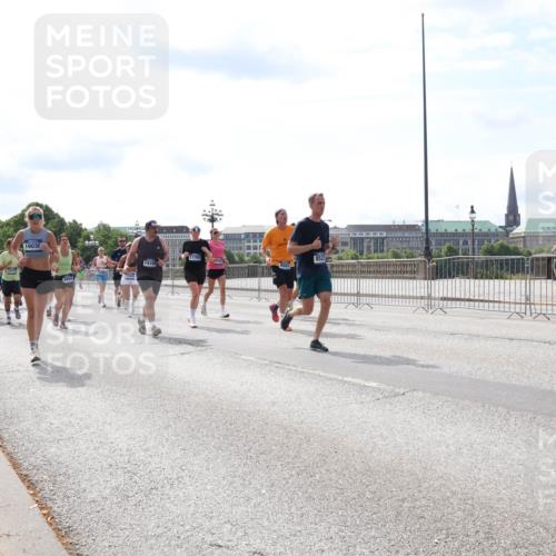 29.06.2025 - hella hamburg halbmarathon Lena Gebhardt http://msf.ph/oto/8371857 29.06.2025 10:14:57 Lombardsbrücke 13393, 16036, 14195, 17708, 560, 1071, 1296, 1379, 1406, 1524, 1575, 1728, 1745, 2046, 2140, 2281, 2494, 2601, 2690, 2990, 3020, 3025, 3154, 3454, 3507, 3509, 3513, 3650, 3691, 3834, 3844, 4495, 4641, 5191, 5608, 5670, 5800, 5981, 6181, 6248, 6317, 6935, 7195, 7439, 7802, 7881, 8055, 8147, 8237, 8239, 8275, 8522, 8563, 8609, 8755, 8854, 9113, 9173, 9556, 9663, 9709, 9911, 9975, 10391, 10589, 10610, 10717, 10963, 11271, 11598 meine-sportfotos.de