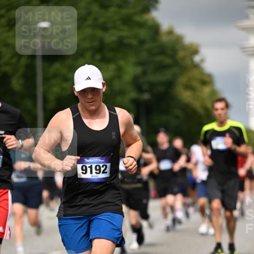 29.06.2025 - hella hamburg halbmarathon Dr. Thomas Lammeyer http://msf.ph/oto/8371920 29.06.2025 10:19:49 Kennedybrücke 1440, 1651, 2076, 2140, 2720, 2835, 2989, 3167, 3417, 4466, 4828, 5046, 5423, 6376, 6576, 7897, 7941, 7942, 8746, 8885, 9192, 9307, 9556, 9881, 10108, 10608, 11113, 11303 meine-sportfotos.de