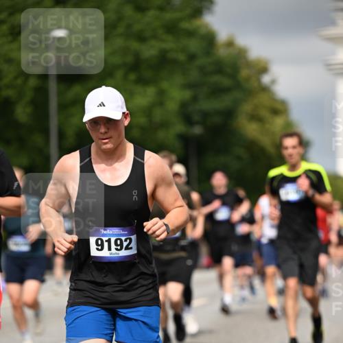 29.06.2025 - hella hamburg halbmarathon Dr. Thomas Lammeyer http://msf.ph/oto/8371957 29.06.2025 10:19:49 Kennedybrücke 1440, 1651, 2076, 2140, 2720, 2835, 2989, 3167, 3417, 4466, 4828, 5046, 5423, 6376, 6576, 7897, 7941, 7942, 8746, 8885, 9192, 9307, 9556, 9881, 10108, 10608, 11113, 11303 meine-sportfotos.de