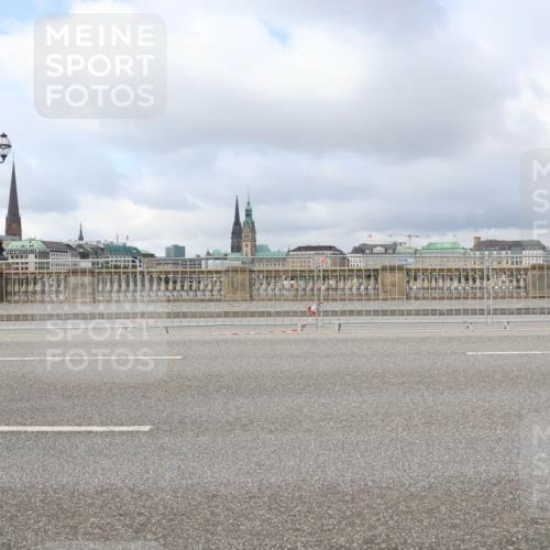 29.06.2025 - hella hamburg halbmarathon Lena Gebhardt http://msf.ph/oto/8371960 29.06.2025 09:12:06 Lombardsbrücke  meine-sportfotos.de
