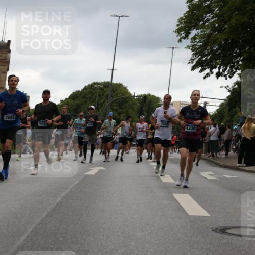 29.06.2025 - hella hamburg halbmarathon Yannick Fuchs http://msf.ph/oto/8371998 29.06.2025 10:53:44 20KM 1544, 2780, 3169, 4238, 4379, 4796, 4986, 6327, 6470, 7824, 8030, 8326, 8481, 8807, 9741, 9985, 10488, 11018, 11114, 11158, 11159, 11250, 11757, 12406, 12779, 13036, 13706, 14471, 14928, 15083, 15525, 15673, 15785, 15914, 16227, 16530, 16754, 16915, 17176, 17304, 17860, 18377, 18485, 18855, 19178 meine-sportfotos.de