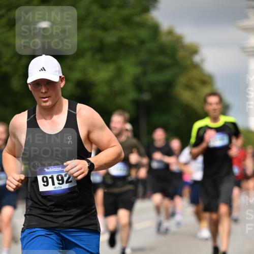 29.06.2025 - hella hamburg halbmarathon Dr. Thomas Lammeyer http://msf.ph/oto/8372010 29.06.2025 10:19:50 Kennedybrücke 1308, 1440, 1651, 2076, 2140, 2601, 2720, 2835, 2989, 3167, 3417, 4828, 5046, 5423, 6576, 7897, 7941, 7942, 8746, 8885, 9192, 9307, 9556, 9881, 10108, 10608, 11113, 11303 meine-sportfotos.de