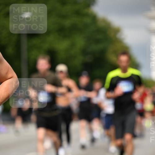 29.06.2025 - hella hamburg halbmarathon Dr. Thomas Lammeyer http://msf.ph/oto/8372131 29.06.2025 10:19:51 Kennedybrücke 1308, 1440, 1651, 2076, 2140, 2601, 2720, 2835, 2989, 3167, 4828, 5046, 5423, 6576, 7897, 7941, 7942, 8057, 8746, 8885, 9192, 9307, 9556, 9881, 10108, 10608, 11113, 11303 meine-sportfotos.de