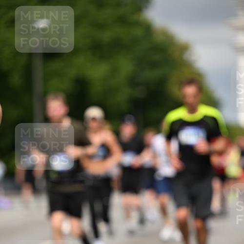 29.06.2025 - hella hamburg halbmarathon Dr. Thomas Lammeyer http://msf.ph/oto/8372145 29.06.2025 10:19:51 Kennedybrücke 1308, 1440, 1651, 2076, 2140, 2601, 2720, 2835, 2989, 3167, 4828, 5046, 5423, 6576, 7897, 7941, 7942, 8057, 8746, 8885, 9192, 9307, 9556, 9881, 10108, 10608, 11113, 11303 meine-sportfotos.de