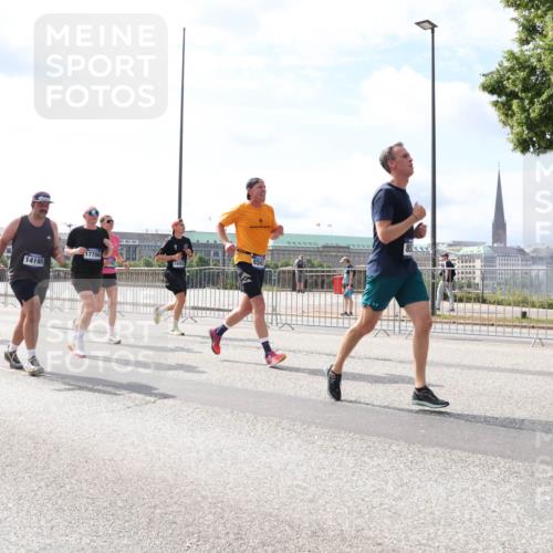 29.06.2025 - hella hamburg halbmarathon Lena Gebhardt http://msf.ph/oto/8372163 29.06.2025 10:14:59 Lombardsbrücke 8854, 11611, 14195, 17708, 14452, 856, 85, 1071, 1296, 1379, 1524, 1575, 1728, 1745, 2046, 2140, 2281, 2601, 2690, 2990, 3020, 3025, 3154, 3454, 3507, 3509, 3513, 3650, 3691, 3834, 3844, 4495, 4641, 5191, 5608, 5800, 5981, 5986, 6181, 6248, 6317, 6935, 7195, 7439, 7881, 8055, 8147, 8237, 8239, 8275, 8522, 8563, 8609, 8755, 8854, 9113, 9173, 9556, 9663, 9709, 9911, 9975, 10391, 10589, 10610, 10717, 10963, 11271, 11598 meine-sportfotos.de